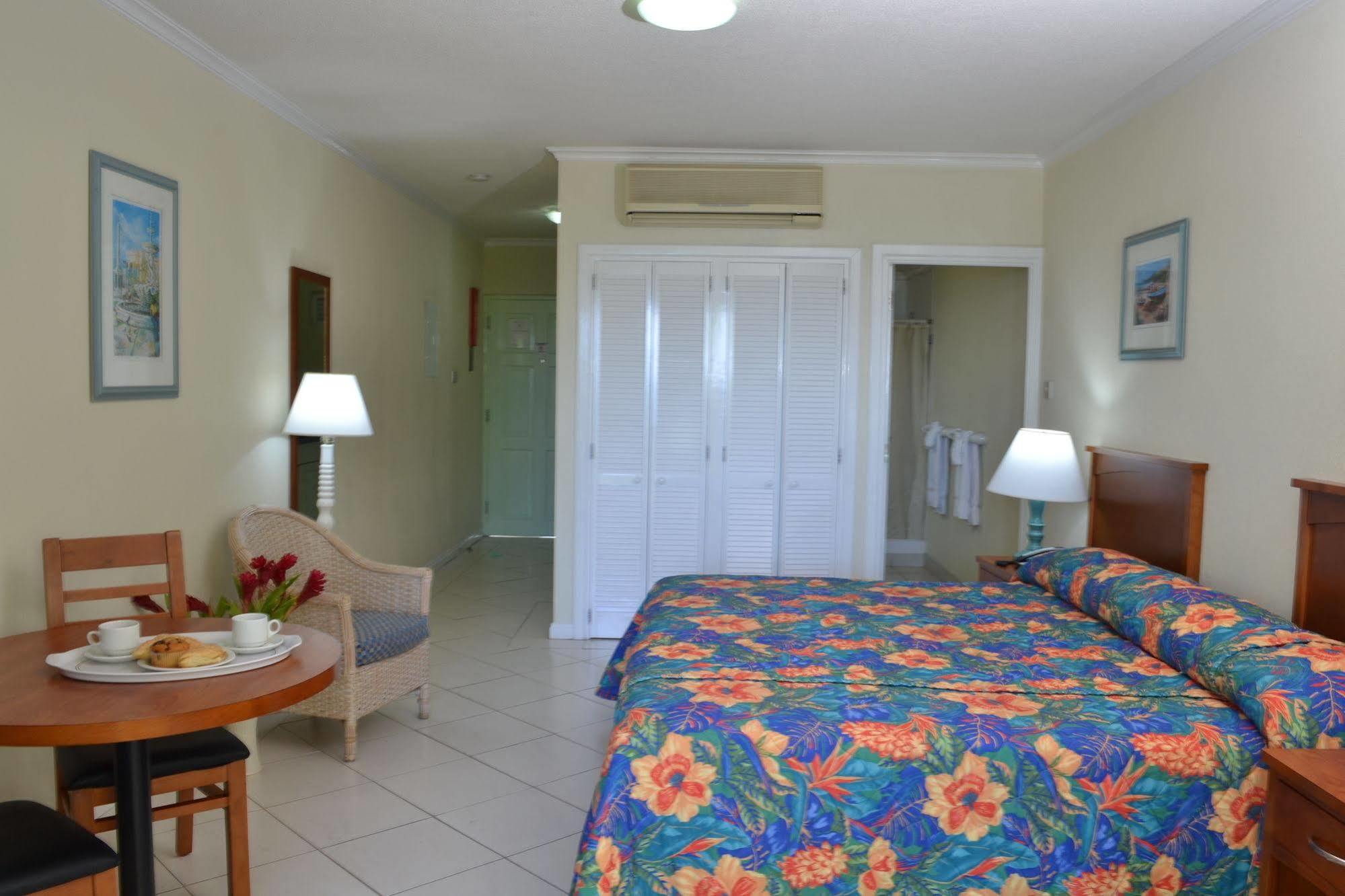 Coral Mist Beach Hotel Бриджтаун Екстериор снимка